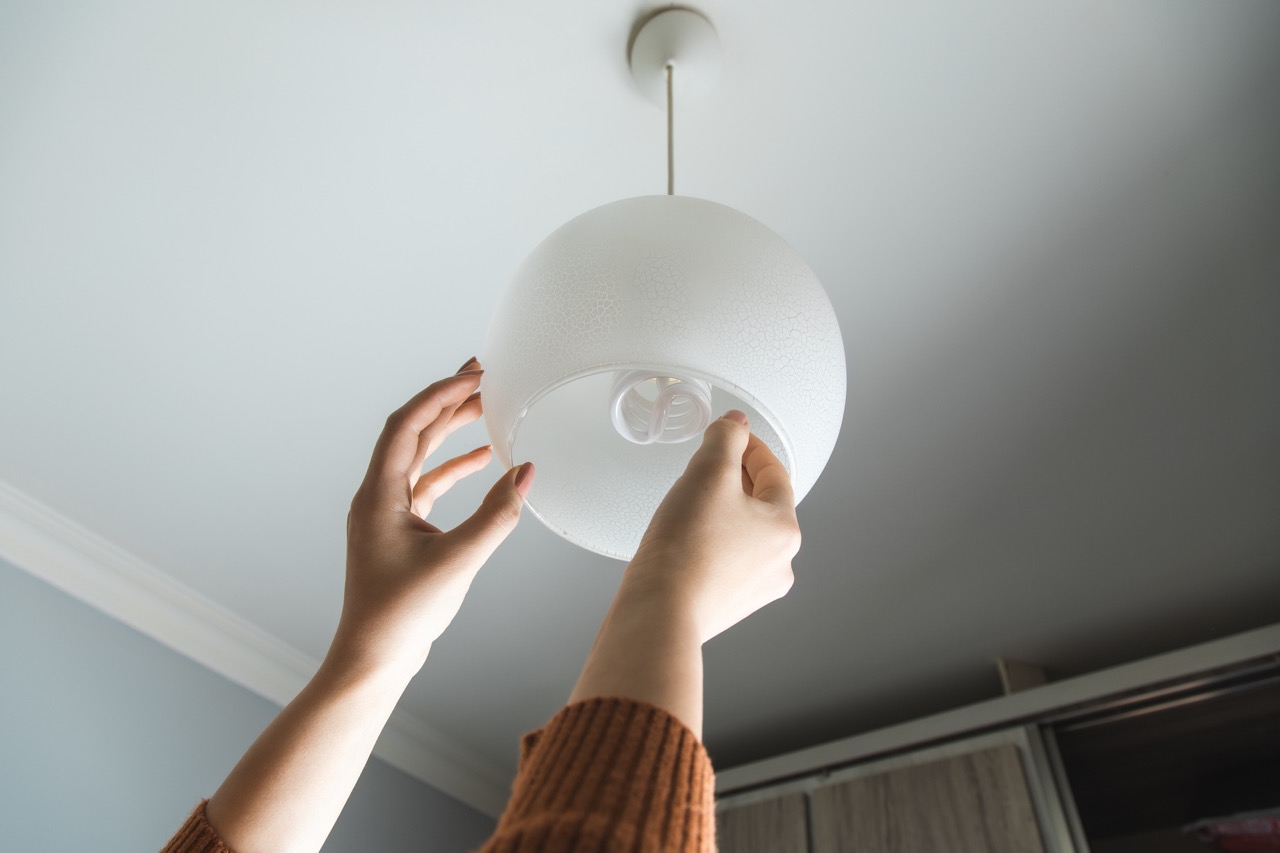 Your Lighting: How to Replace a Ceiling Light in Simple Steps插图1