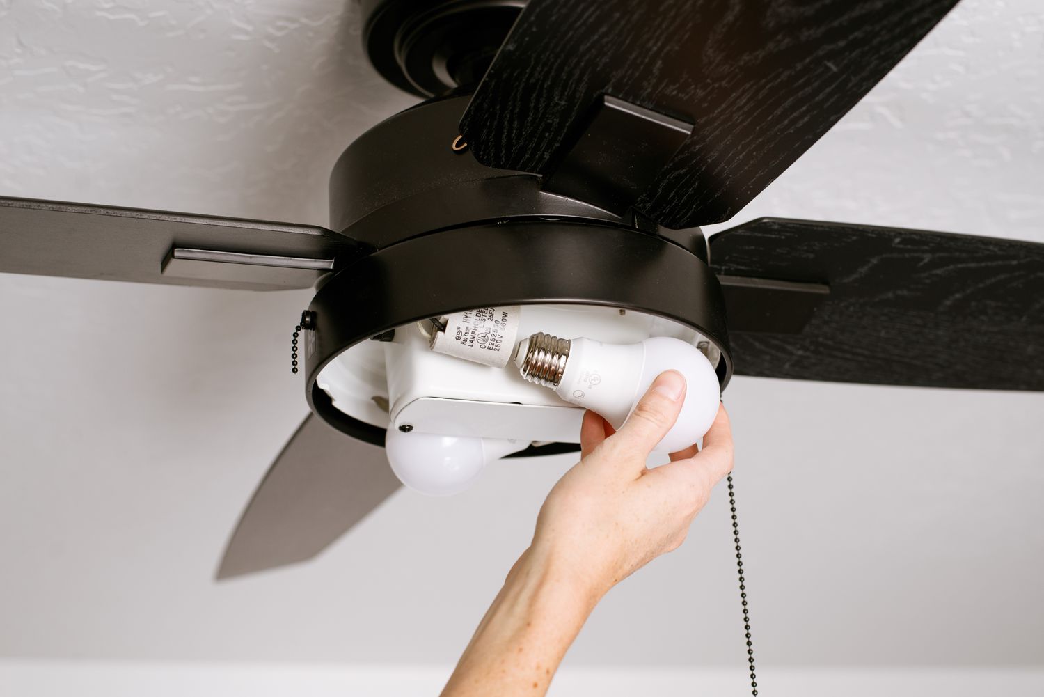 how to fix ceiling fan light chain