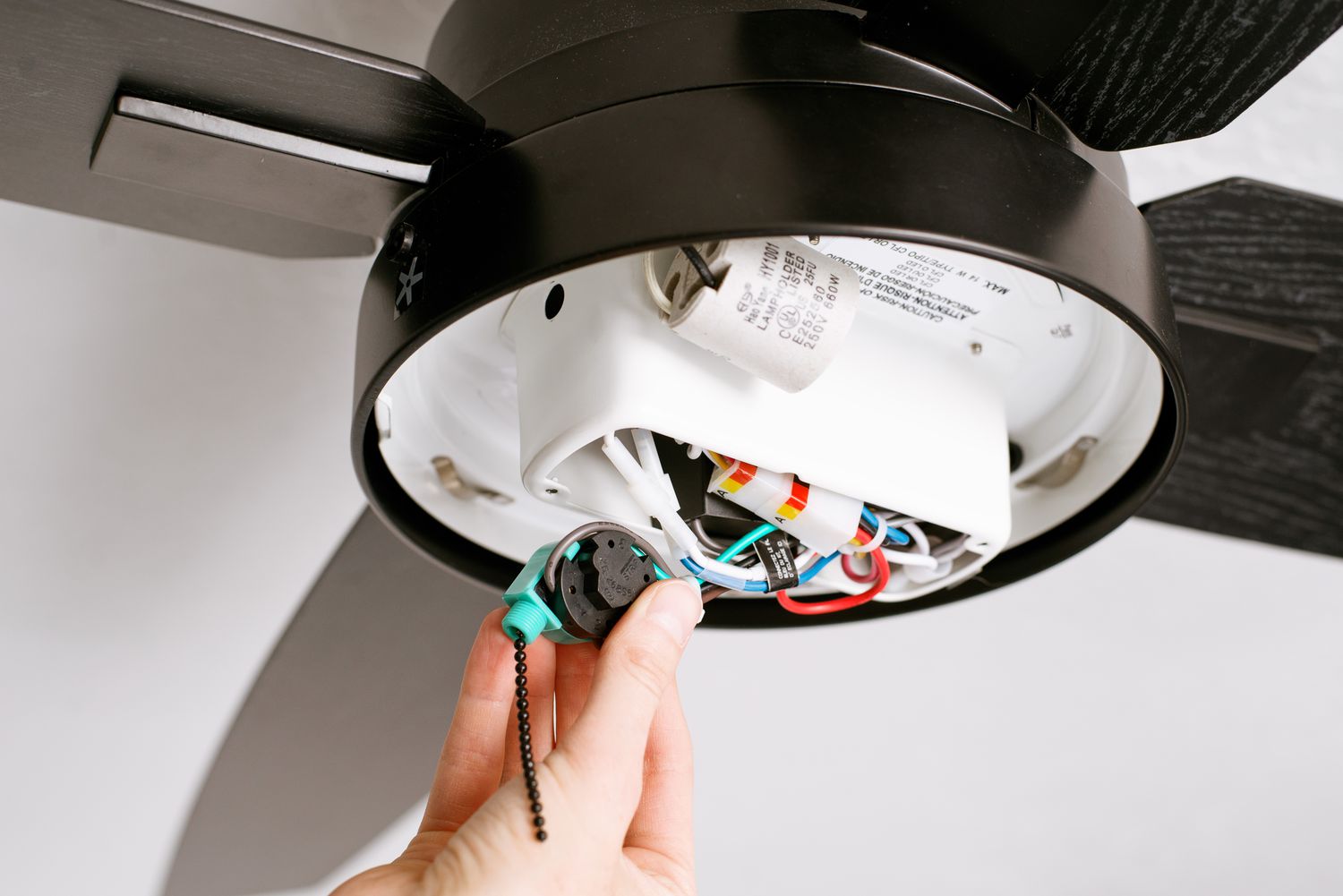 how to fix ceiling fan light chain