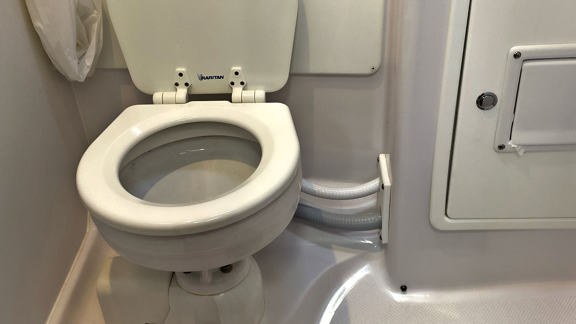 Boat Toilets: Choosing the Right Option for Your Needs